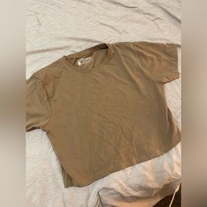 Alphalete women’s cropped tee